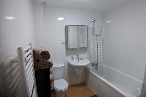 2 bedroom flat to rent, Barlow Moor Road, Manchester M20