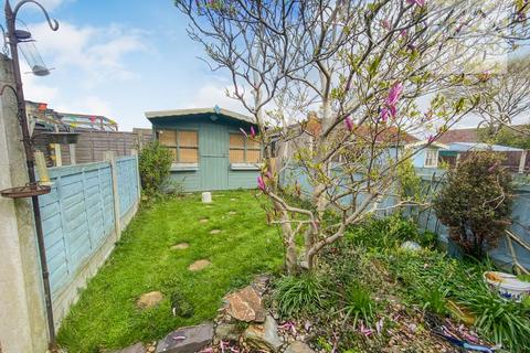 1 bedroom maisonette for sale, Maple Way, Canvey Island
