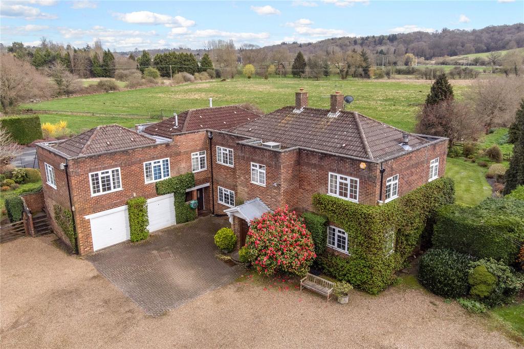 Flanchford Road, Reigate, Surrey, RH2 5 bed detached house for sale £