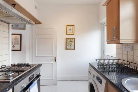 2 bedroom end of terrace house to rent, Woodlands Park Road, Greenwich, London