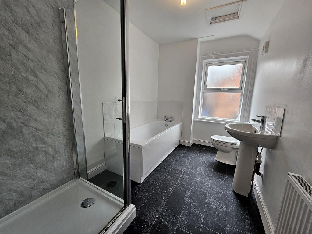 Greenall Road, Northwich, Cheshire, CW9 2 bed terraced house for sale