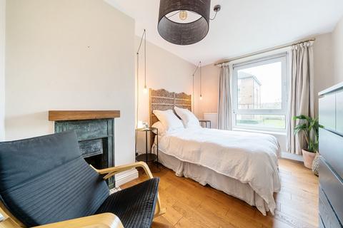2 bedroom flat to rent, Orb Street London SE17