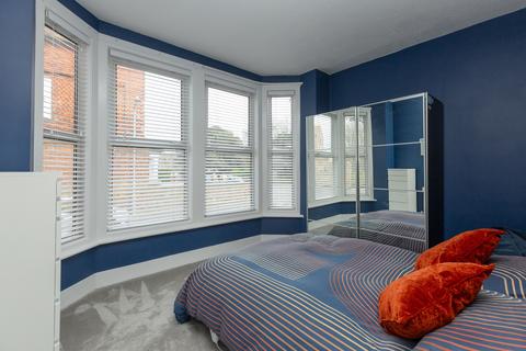 1 bedroom ground floor flat for sale, Westgate Bay Avenue, Westgate-On-Sea, CT8