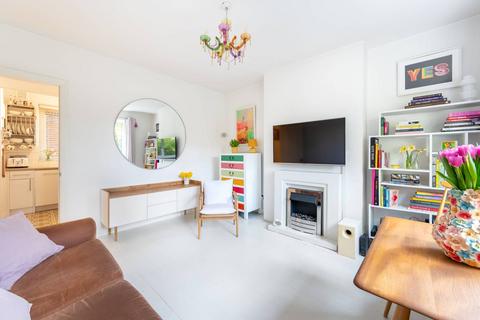 2 bedroom flat to rent, Coronation Court, North Kensington, London, W10