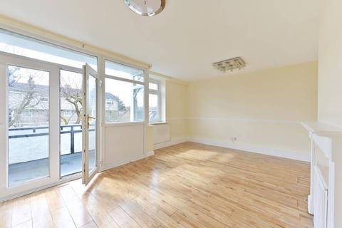 3 bedroom flat to rent, Gressenhall Road, Southfields, London, SW18