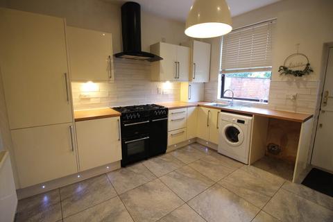 2 bedroom cottage for sale, Ashton Road, Woodhouses, Failsworth