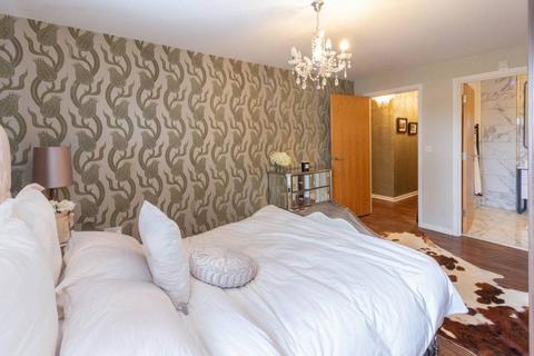 2 bedroom flat for sale, Bush House, Shooters Hill, London, SE18