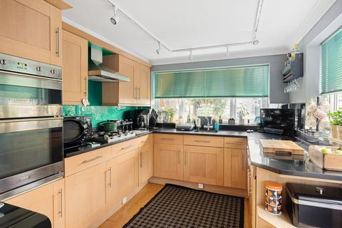 76 Singlewell Road, Gravesend, DA11 7PT