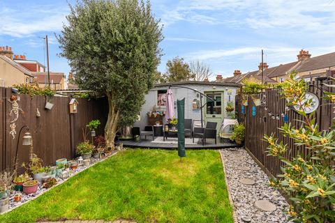 76 Singlewell Road, Gravesend, DA11 7PT