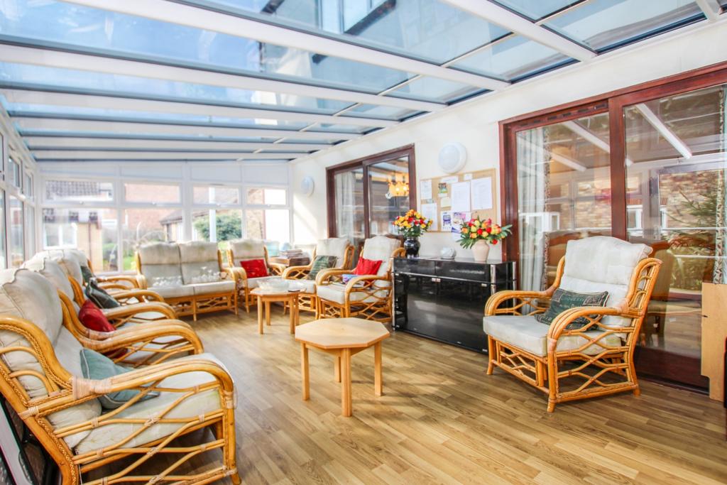 Conservatory lounge
