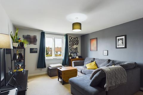 2 bedroom flat for sale, Doveholes Drive, Handsworth, Sheffield, S13