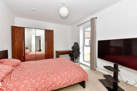 2 bedroom flat for sale, Fullerton Avenue, Dagenham, Essex