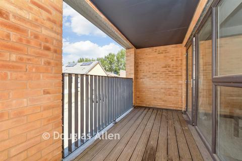 2 bedroom flat for sale, Fullerton Avenue, Dagenham, Essex