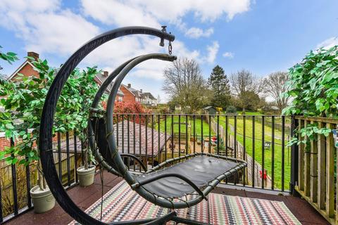 4 bedroom end of terrace house for sale, Borovere Lane, Alton, Hampshire