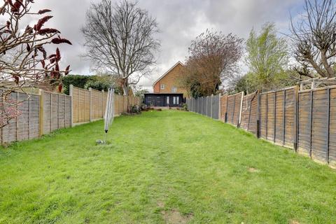 310 Henley Road, Caversham, Reading, RG4 6LS