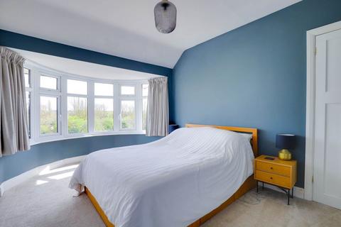 310 Henley Road, Caversham, Reading, RG4 6LS