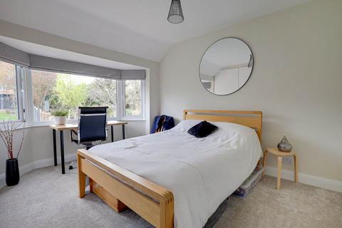 310 Henley Road, Caversham, Reading, RG4 6LS