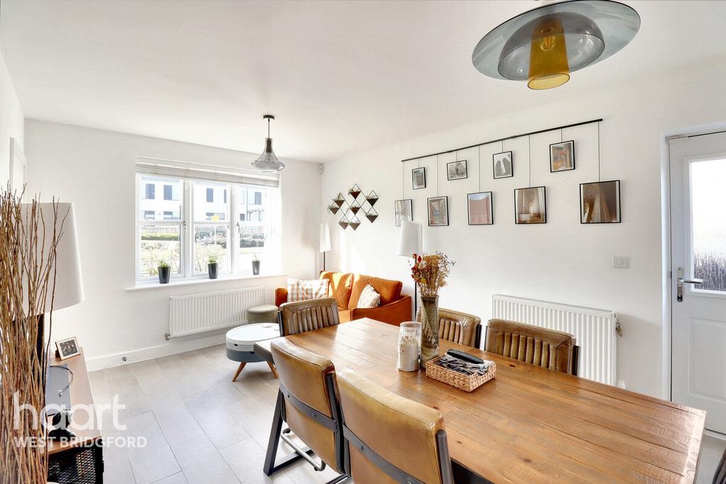 Rose Way, Edwalton 4 bed detached house for sale £525,000