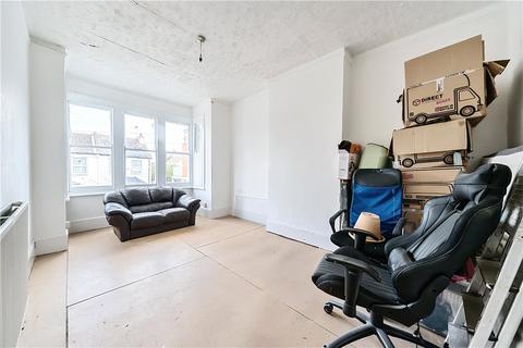 2 bedroom apartment for sale, Gainsborough Drive, Westcliff-on-Sea, Essex