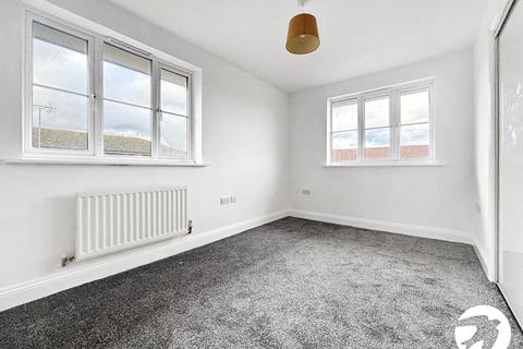 2 bedroom flat to rent, Griffin Court, Gillingham, Kent, ME7