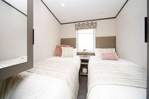 2 bedroom lodge for sale, Kewstoke Weston Supermare