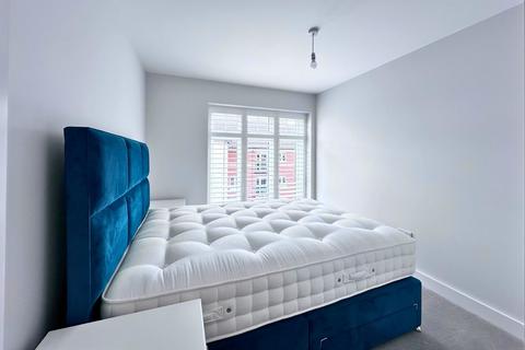 1 bedroom flat to rent, Aris House, Lymington Road, Highcliffe, Dorset. BH23 5HE