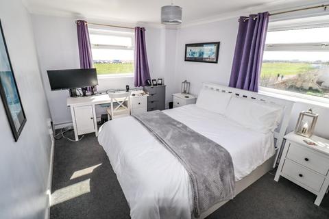 2 bedroom flat for sale, Seafront, Hayling Island