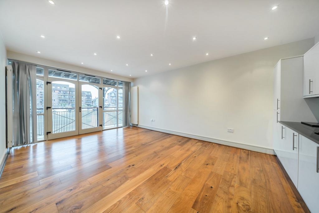 Sitting Room/Kitchen