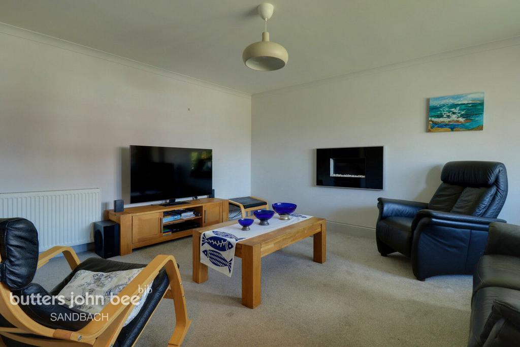 Lea Close, Sandbach 4 bed detached house for sale £350,000