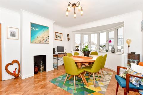 14 Elm Drive, Bognor Regis, PO22 6JE