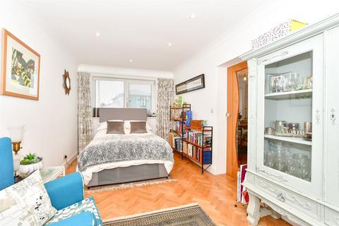 14 Elm Drive, Bognor Regis, PO22 6JE