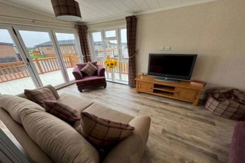 2 bedroom lodge for sale, RG130, South Beach PE36