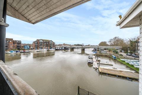 2 bedroom flat for sale, Thames Side, Kingston Upon Thames, KT1