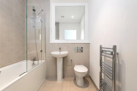 1 bedroom flat for sale, Chatham Waters, North House, Gillingham Gate Road, Gillingham, ME4