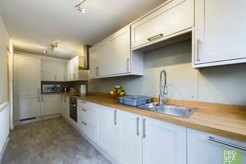 23 Corinne Close, Reading, RG2 8AA