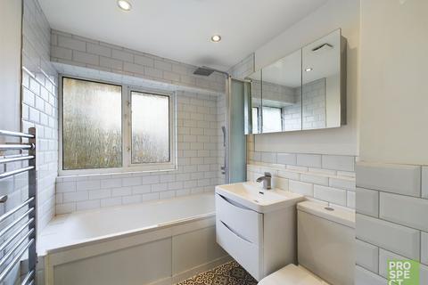 23 Corinne Close, Reading, RG2 8AA