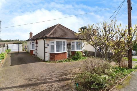 4 bedroom detached house for sale, Brackendale Avenue, SS13