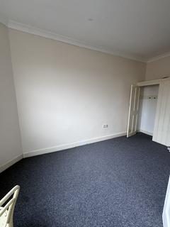 2 bedroom flat to rent, Essex Road, London E10