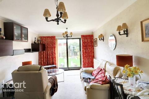 1 bedroom end of terrace house for sale, Trentbridge Close, Hainault