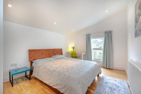 2 bedroom flat for sale, Pyrland Road, Newington Green, London