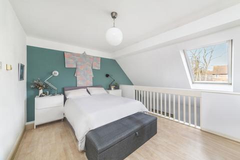 2 bedroom maisonette for sale, Bunning Way, Islington, London