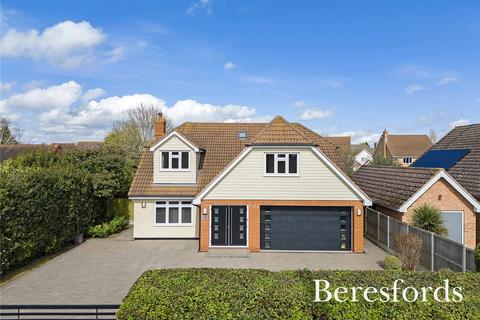 4 bedroom detached house for sale, Mill Road, Burnham-on-Crouch, CM0