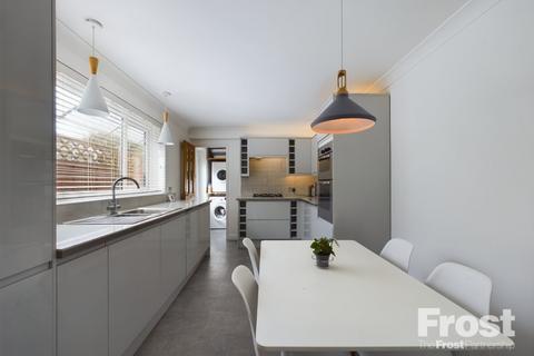 41 Staveley Road, Ashford, TW15 1TF
