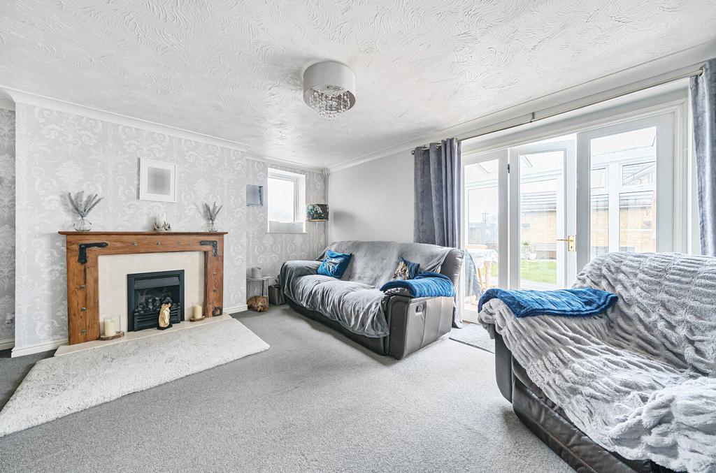 Willoughby Close, Bedfordshire LU6 3 bed terraced house for sale £325,000