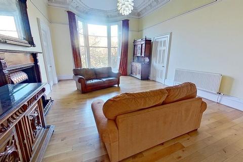 2 bedroom flat to rent, Clairmont Gardens, Park, GLASGOW, G3