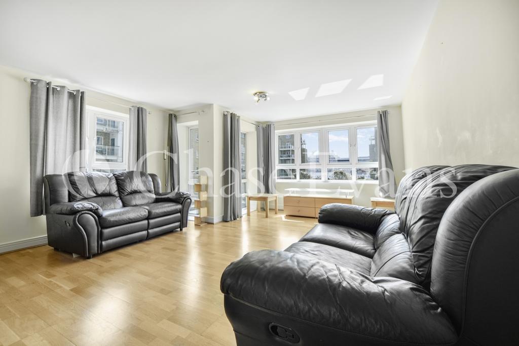 St. Davids Square, Isle of Dogs, E14 2 bed apartment to rent £2,548