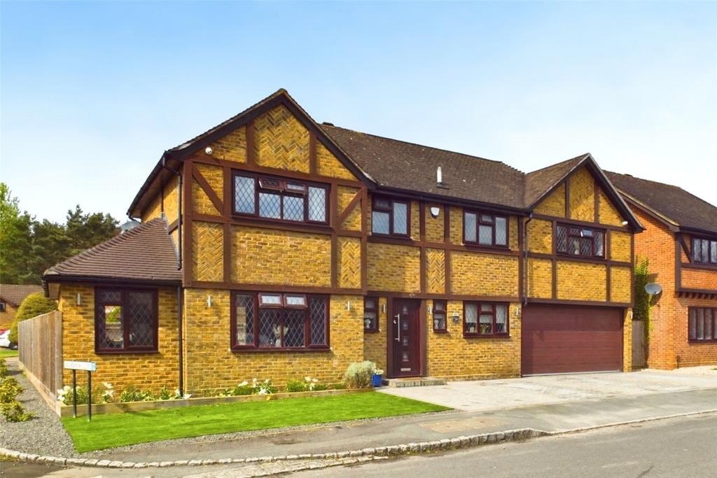 Fakenham Way, Owlsmoor, Sandhurst... 5 bed detached house for sale £