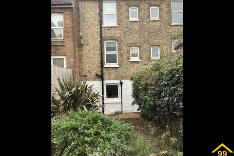 3 bedroom townhouse to rent, Foley Street, Maidstone, Kent, ME14