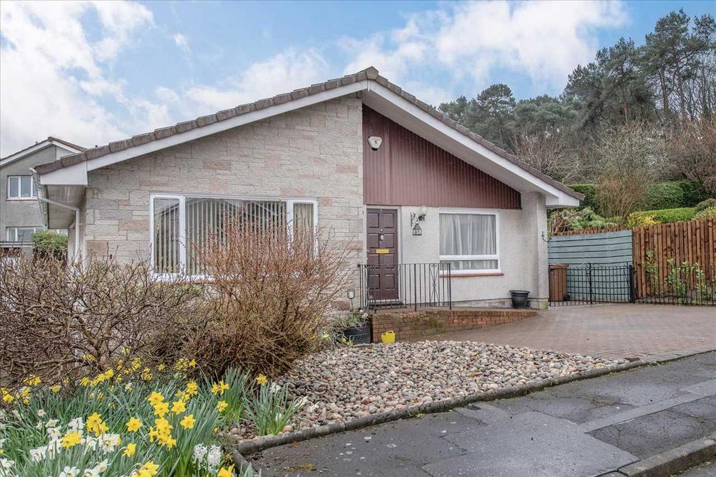 Dalgety Bay KY11 3 bed detached bungalow for sale £320,000
