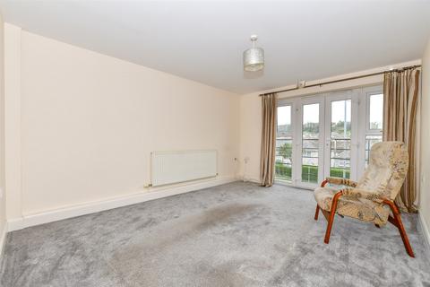2 bedroom ground floor flat for sale, Auden Way, Dover, Kent